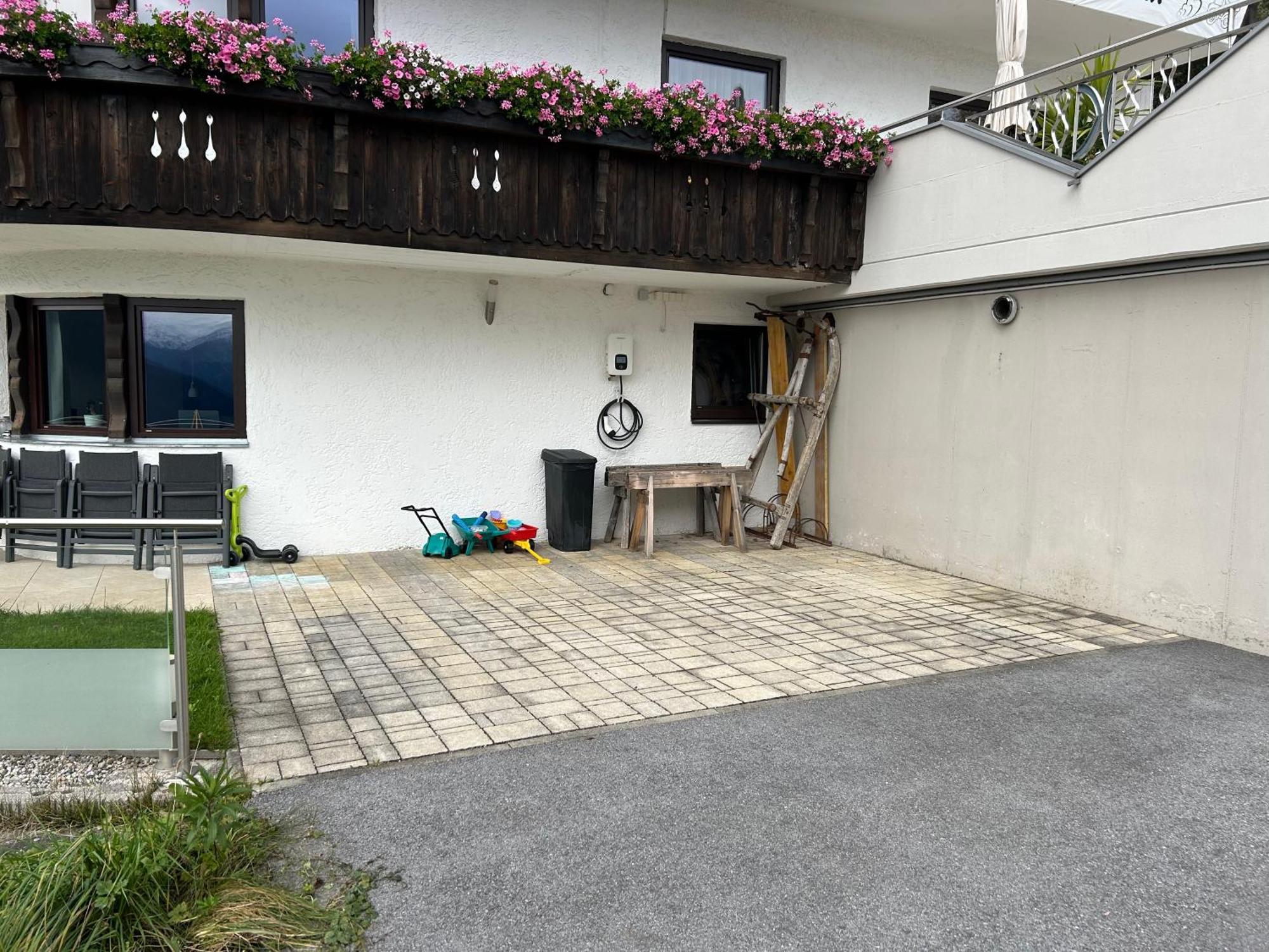 Koflers Ferienwohnungen Oberperfuss Exteriör bild